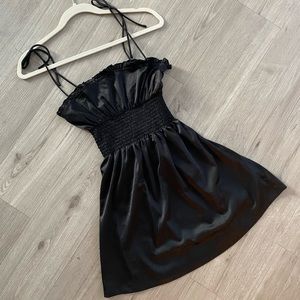 437 Paloma Dress in Black